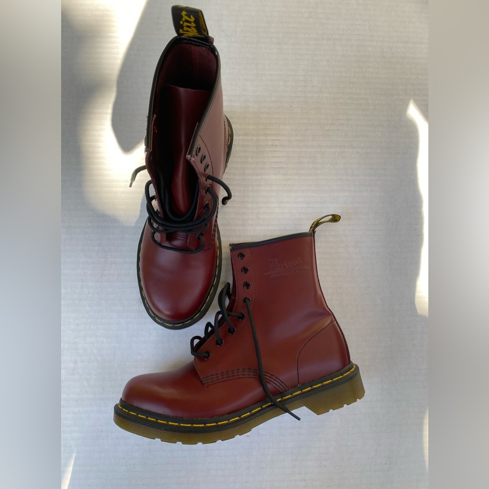 Dr Martens 1460 Smooth Leather Cherry Red size 42 mens 8 women's 9.5 - Picture 1 of 16